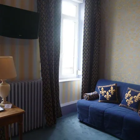 Отель La Chaine D'or 3*